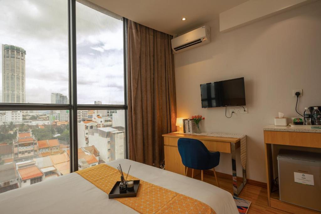 Deluxe Double Room with Landmark View